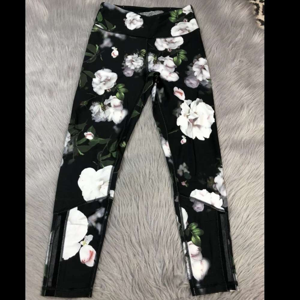Victoria Sport Black White Floral Athletic Leggings Sz Small